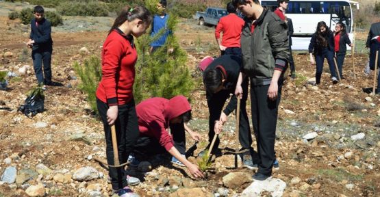 1500 FİDANI TOPRAKLA BULUŞTURDULAR