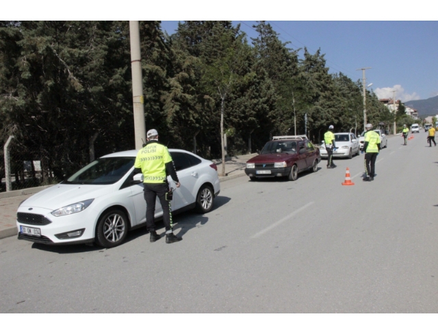 Denizli'de sürücü ve yolculara yönelik 'korona denetimi'