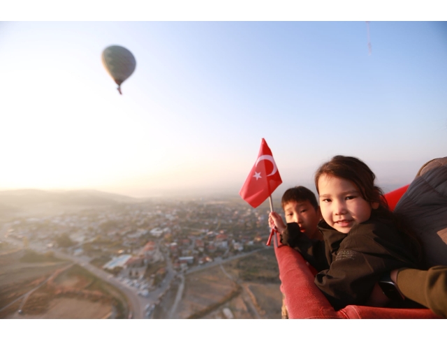 Beyaz cennetin semalarında cumhuriyet coşkusu yaşandı