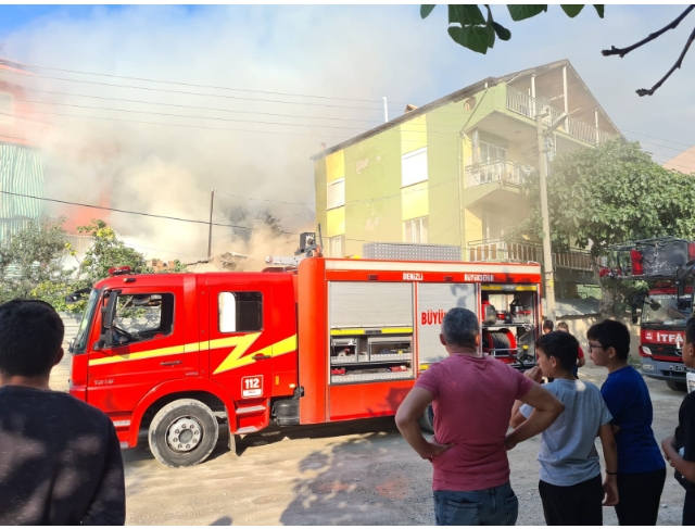 Depo olarak kullanılan ev alevlere teslim oldu