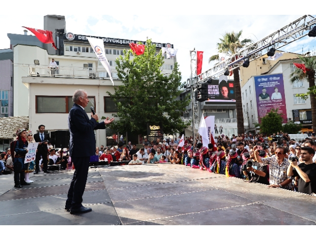 Halk DanslarıFestivali coşkuyla başladı