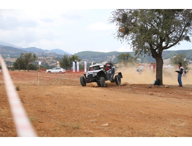 Adrenalin tutkunları Merkezefendi off-road pistinde buluştu