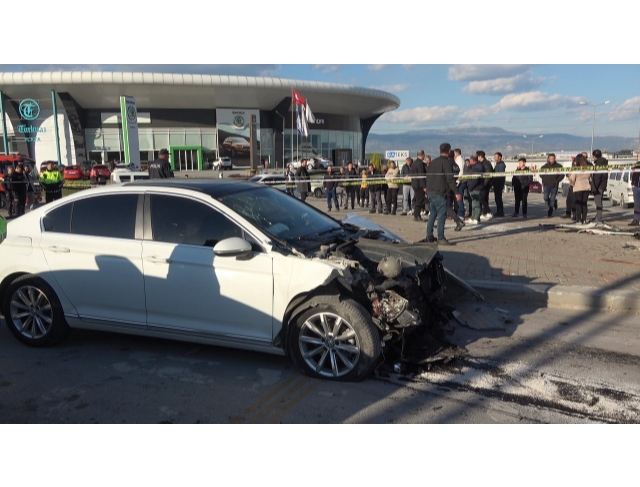 Işık ihlalinin neden olduğu ölümlü kaza kameraya yansıdı