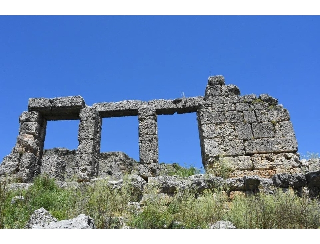 En eski mescitlerden olan Barındıran Sillyon Antik Kenti turizme kazandırılıyor