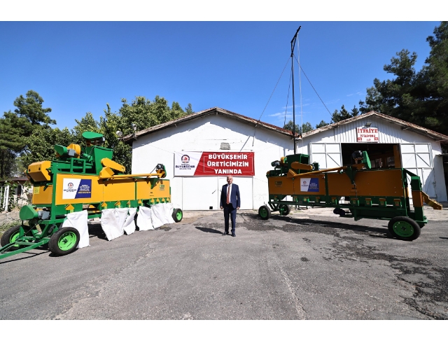 Büyükşehir’den bir destek de Acıpayamlı çiftçilere