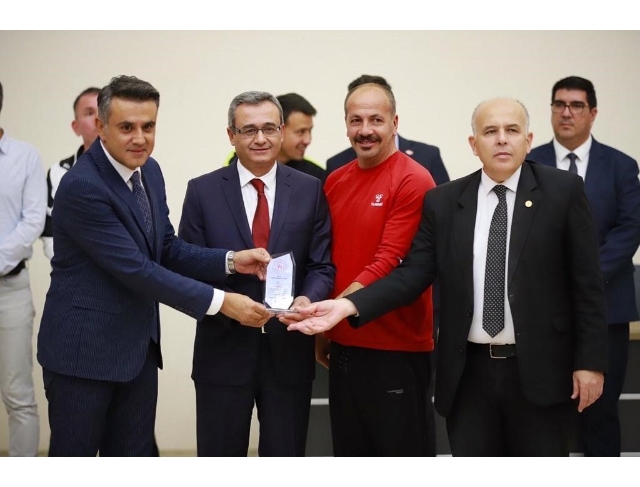 Denizli’de okul sporları maratonu başladı