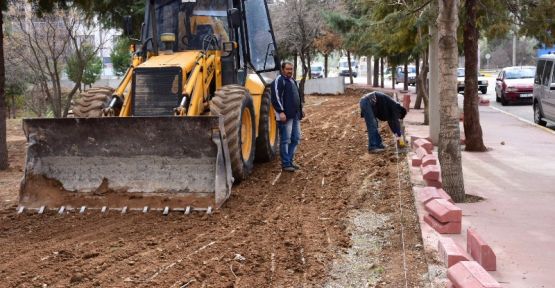 ACIPAYAM İLÇE STADYUMUNDA ÇALIŞMA VAR