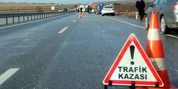 ACIPAYAM'DA TRAFİK KAZASI: 1 ÖLÜ, 2 YARALI