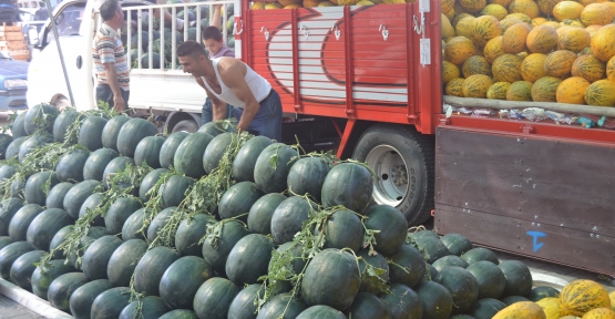 AKALAN KARPUZU PAZARA İNDİ