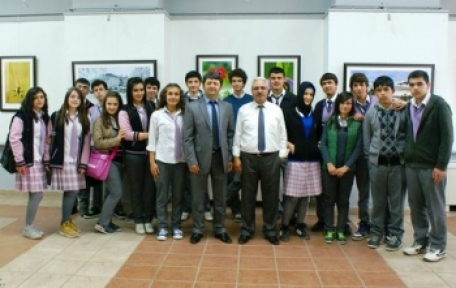 "ANADOLU LİSESİ FOTOĞRAF TOPLULUĞU” DENİZLİ’DE RASİM ÇETİNER FOTOĞRAF SERGİSİNDE