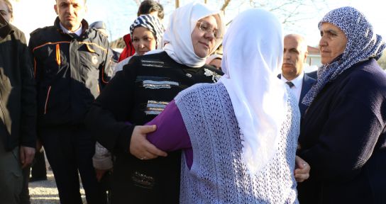 Bakan Selçuk deprem bölgesinde