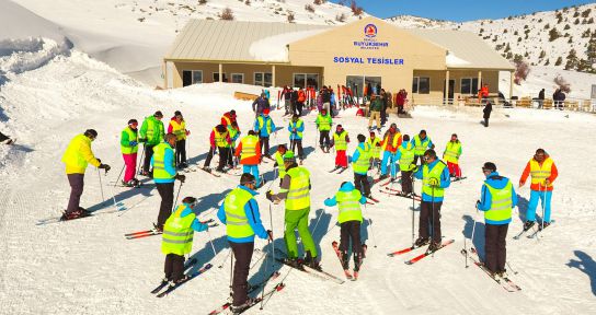 Büyükşehir'den ücretsiz kayak kursu 