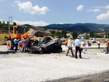 ÇAMELİ'DE KAZA UCUZ ATLATILDI