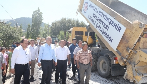 Denizli Belediyesi ve İl Özel İdaresi ortaklaşa asfalt seferberliği başlattı