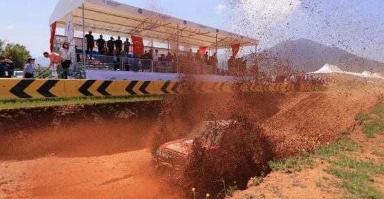 Merkez efendi mahalli Off-Road yarışlarında şampiyonlar kupalarını aldı