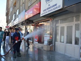 Hakkaride dezenfekte çalışmaları sürüyor