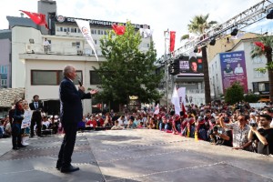 Halk DanslarıFestivali coşkuyla başladı