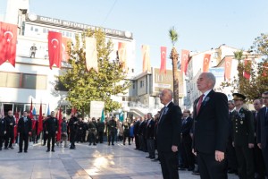 Özlem ve minnetle… Denizli Atası'nın huzurunda