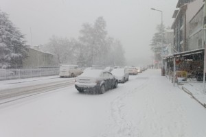 Denizli'de beklenen kar yağışı başladı