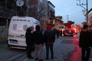 Denizli’de sobadan çıkan yangında çocuğunu 4. kattan bırakarak kurtaran anne hayatını kaybetti