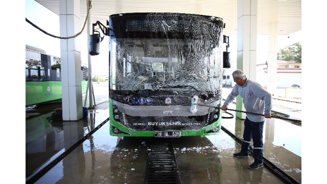 Büyükşehir otobüsleri her gün temizleniyor