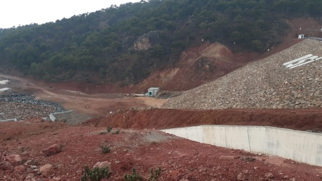 Uşak’ta baraj çatladı, 2 köyde evler boşaltılacak