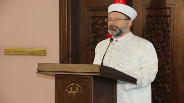 Diyanet İşleri Başkanı Erbaş: Teravih namazları evlerde ferdi olarak kılınacak