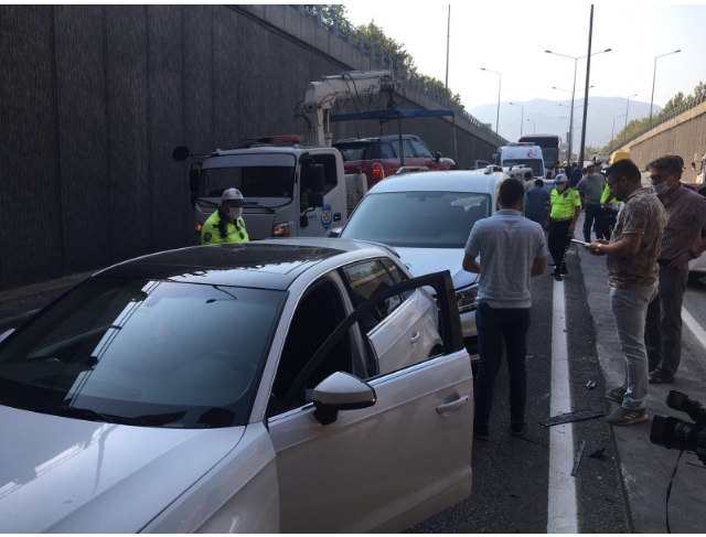 Denizli’de 9 araçlı zincirlemeli trafik kazası: 2 yaralı