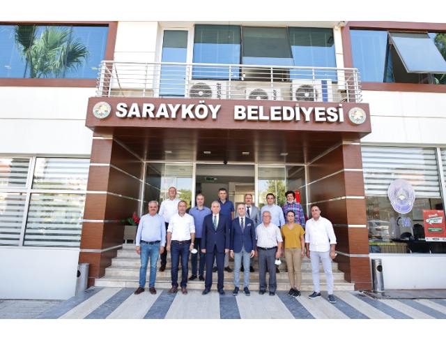 Başkan Zolan Sarayköy’de hemşehrileriyle kucaklaştı