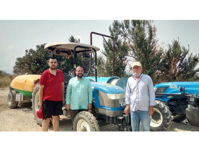 Tankerlerini dolduran traktörler hazır bekliyor