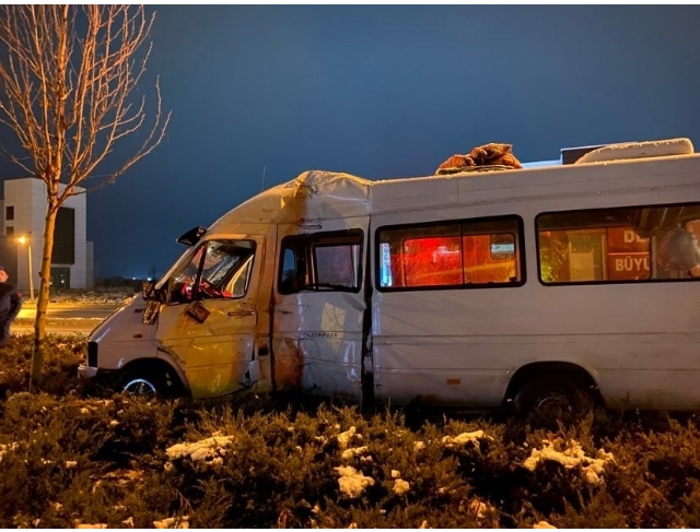 Hatalı sollama kazaya sebep oldu