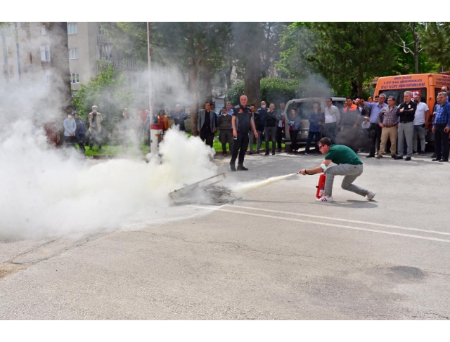 Denizli’de tarım teşkilatına yangın eğitimi verildi