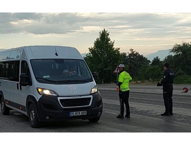 Denizli’de 35 düzensiz göçmen ve 5 organizatör yakalandı