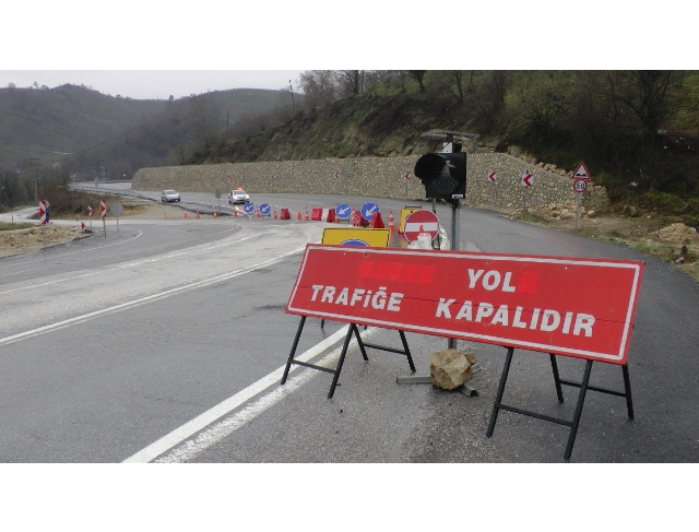 Denizli - Çardak karayolunda çalışmalar devam ediyor