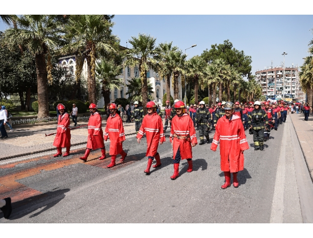 308 YILLIK GURUR Büyükşehir İtfaiye göz doldurdu