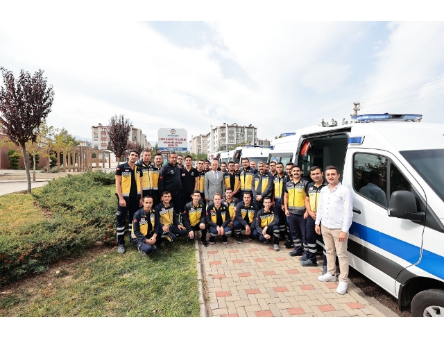 Denizli Büyükşehir'in sağlık ordusuna dört yeni ambulans daha katıldı