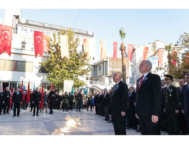 Özlem ve minnetle… Denizli Atası'nın huzurunda