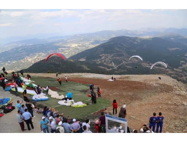 Çameli’nde yamaç paraşütü heyecanı başlıyor