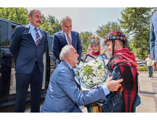 AK Parti Genel Başkan Yardımcısı Yılmaz’dan Başkan Zolan’a ziyaret