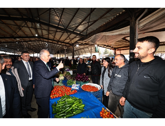 Başkan Zolan Serinhisar’da hemşehrileriyle kucaklaştı