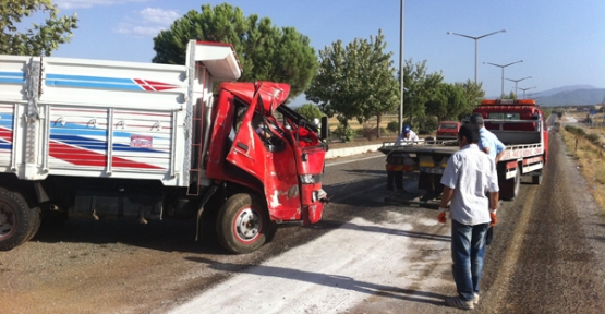 ACIPAYAM'DA TRAFİK KAZASI