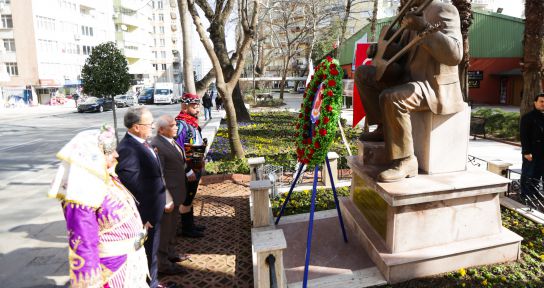 Büyük halk ozanı Özay Gönlüm, unutulmadı