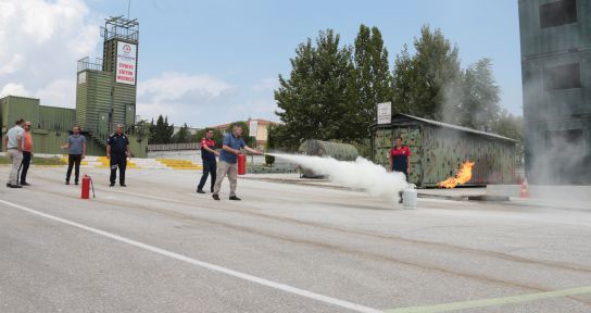 Büyükşehir İtfaiye’den şoförlere yangın eğitimi