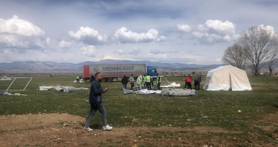 Deprem bölgesinde yaralar sarılmaya başlandı