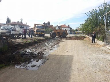 KARAHÜYÜK MAHALLESİNDE ALT YAPI ÇALIŞMASI BAŞLATILDI