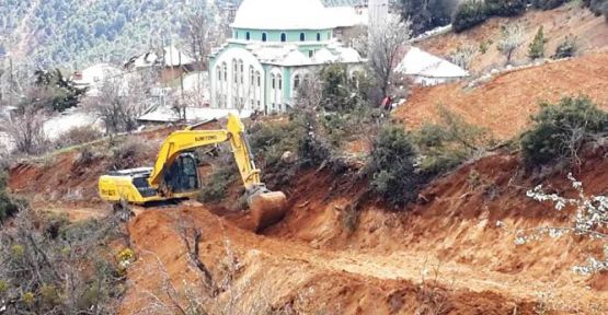 MEVLÜTLER'DE YOLLAR GENİŞLİYOR