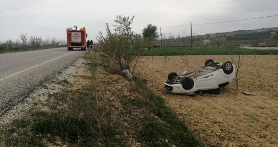 Takla atan otomobilden yaralı çıktılar