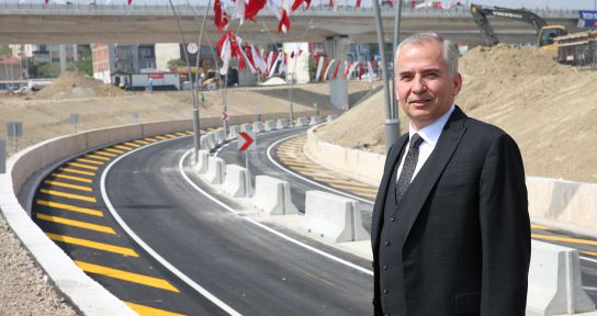 ÜÇGEN KÖPRÜLÜ KAVŞAKLARI TRAFİĞE AÇILDI