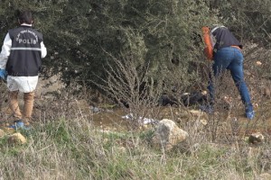 Denizli’de boş arazide erkek cesedi bulundu