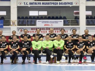 Kadın hentbol takım yarı finalde